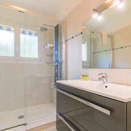 Select'sohome - Magnifique Pour 10 Personnes Avec Piscine A Debordement Et Vue Sur La ! - Pavillou * Le Lavandou